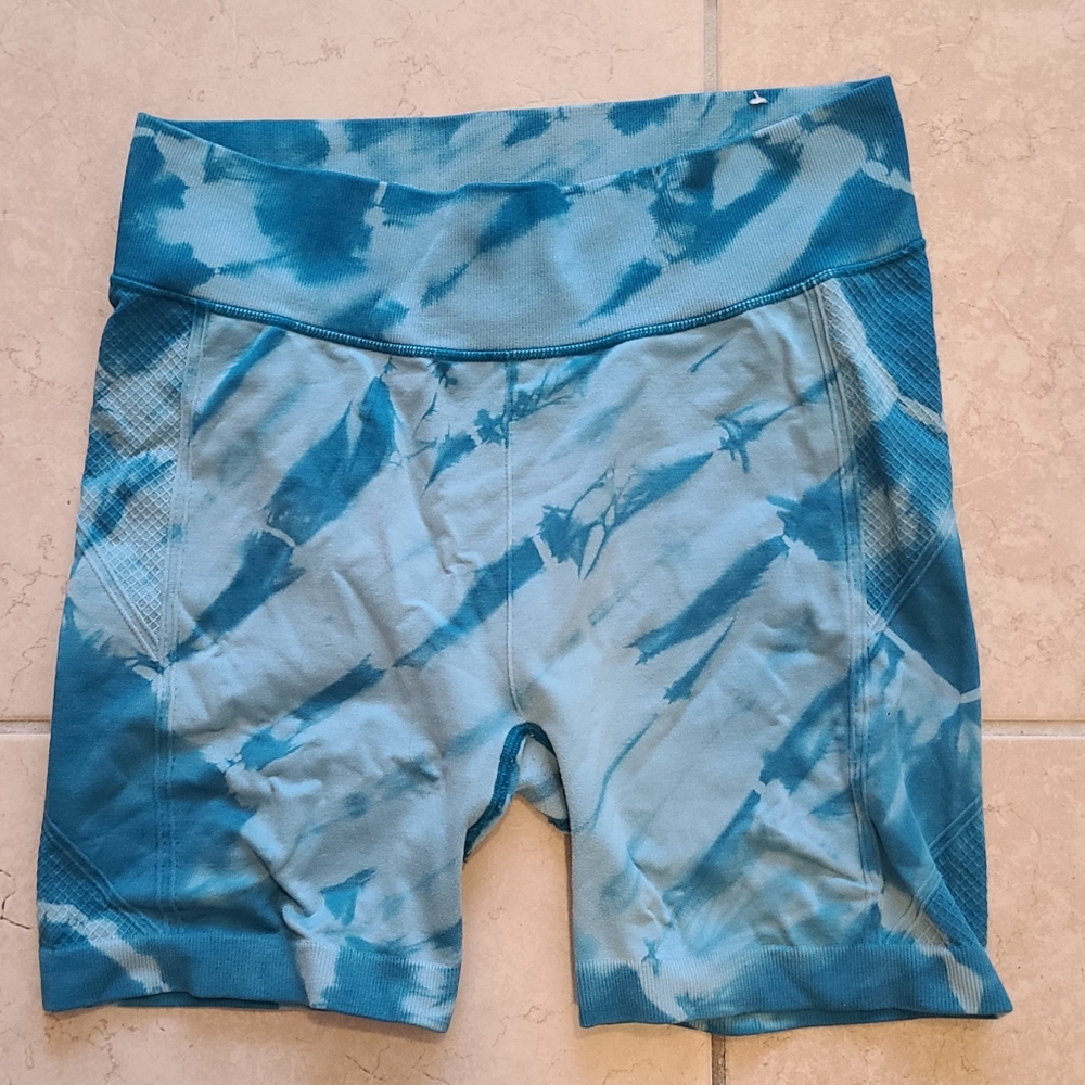 All in Motion, Tie Dye Blue Biker Yoga Shorts, Youth XL 14/16